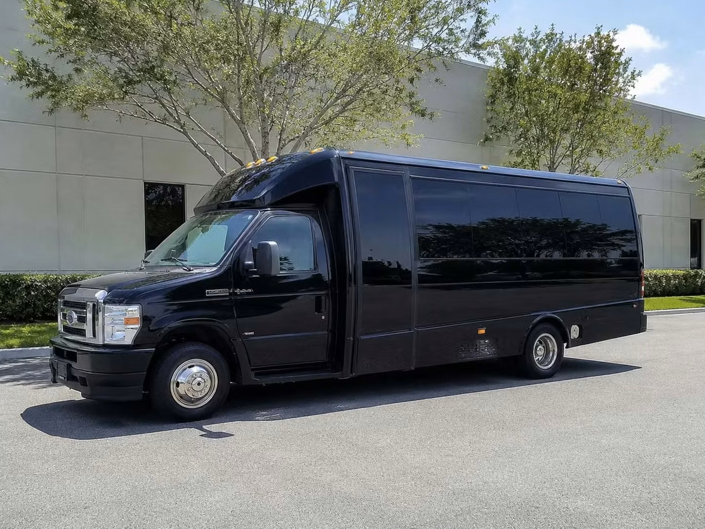 hallandale beach 18 passenger minibus rental