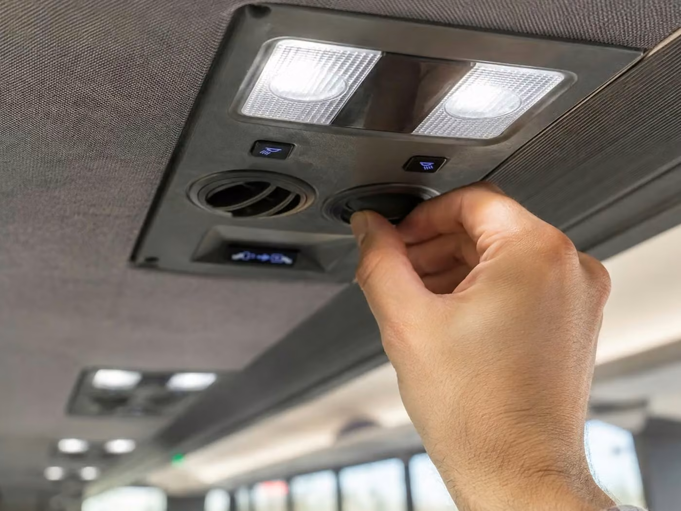 hallandale beach 20 passenger minibus air conditioning