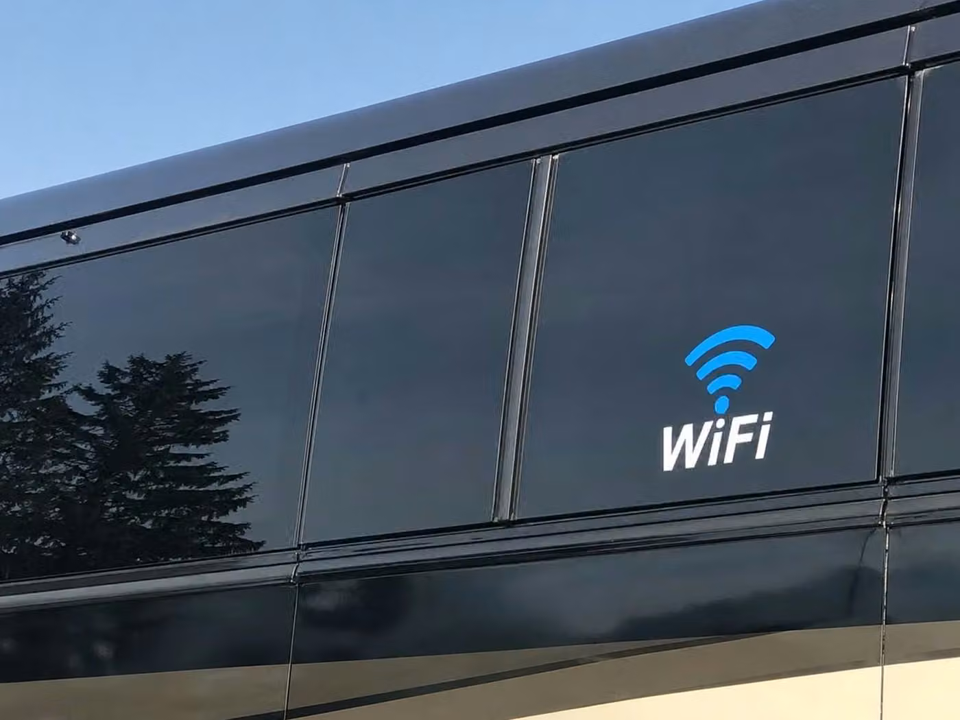 hallandale beach 30 passenger minibus wifi