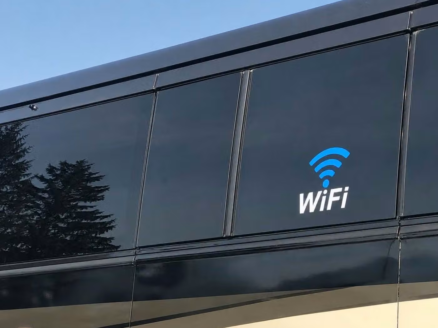 hallandale beach 56 passenger charter bus wifi