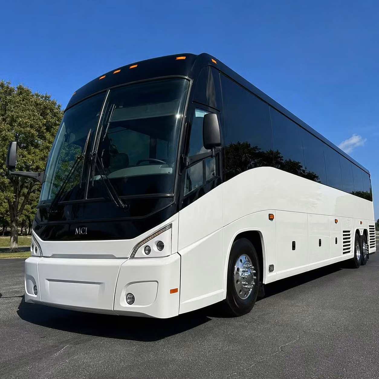 hallandale beach concert buses loaded with bluetooth sound led lights and onboard bars